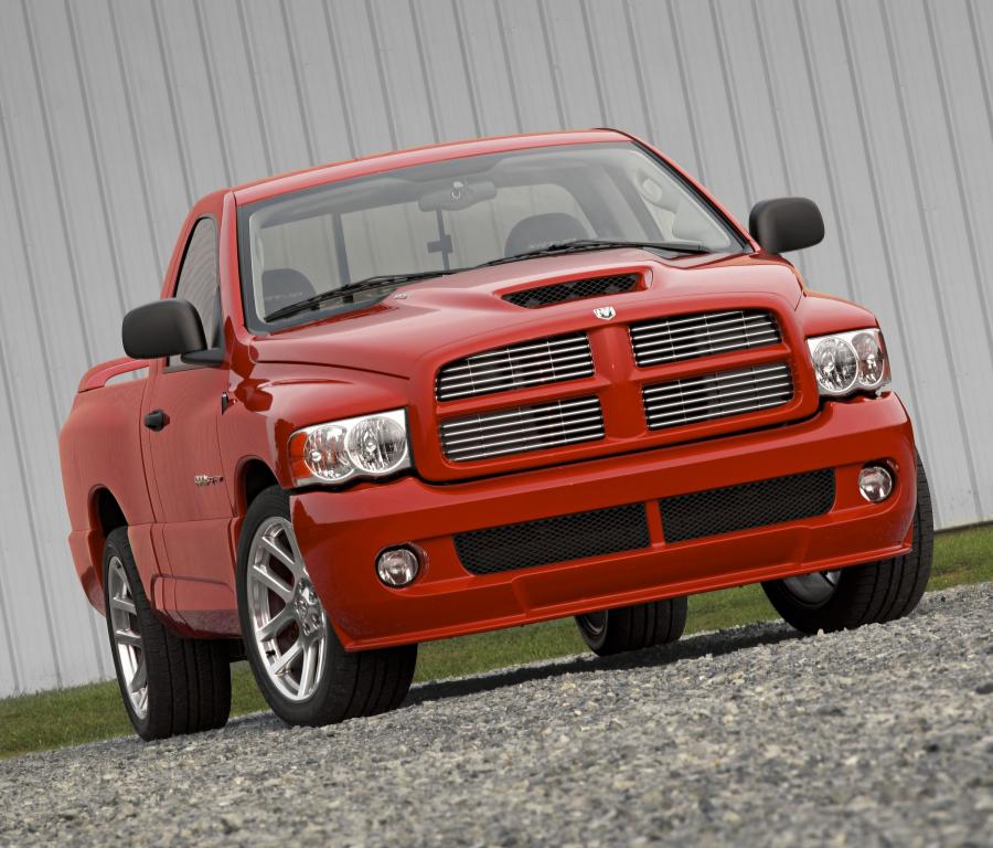  Dodge Ram SRT10 2004 года  (фото 17 из 40)